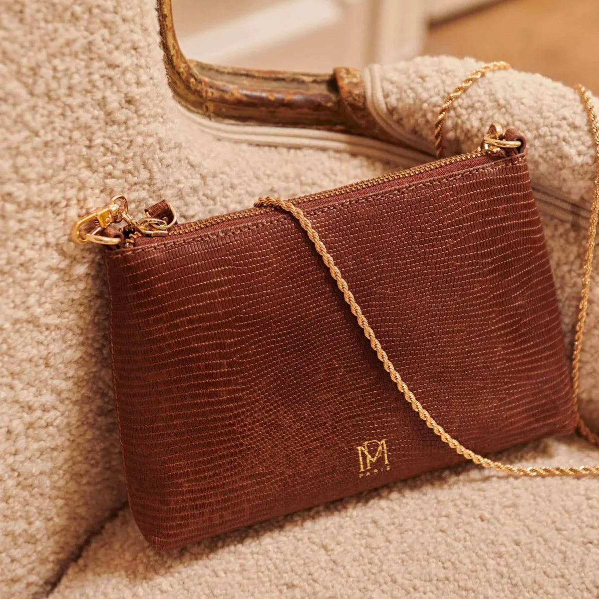 Shop our selection of bags & purses at Glebe Fashion UK.