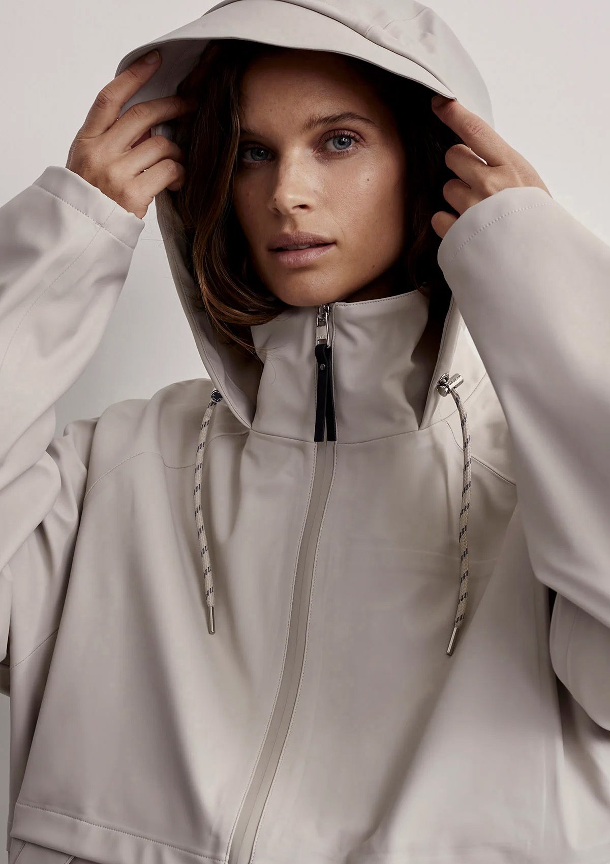 Varley Kirsten Rain Coat Silver Lining