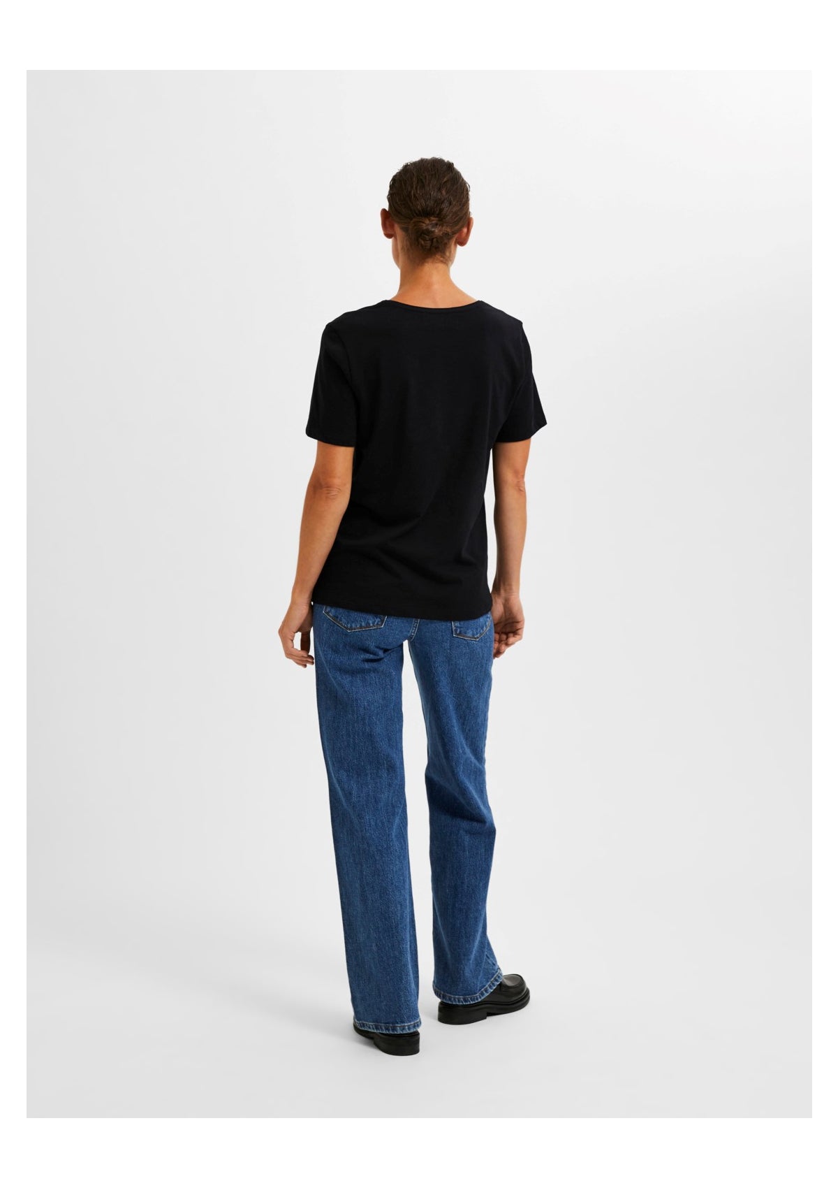 Selected Femme Essential V - neck Tee Black - Glebe Fashion