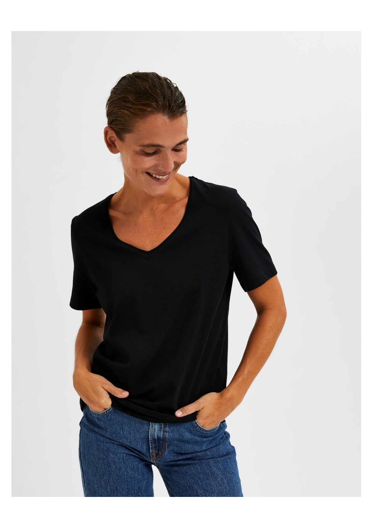 Selected Femme Essential V - neck Tee Black - Glebe Fashion