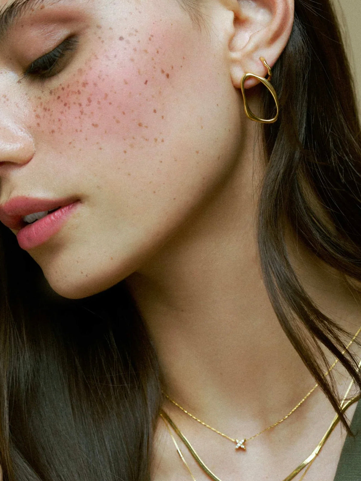 Orelia Organic Oval Earrings Gold