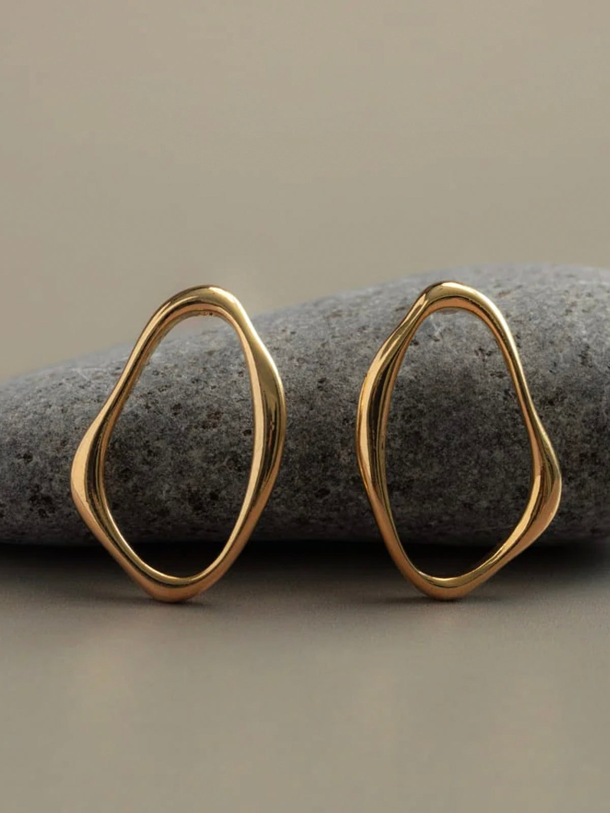 Orelia Organic Oval Earrings Gold