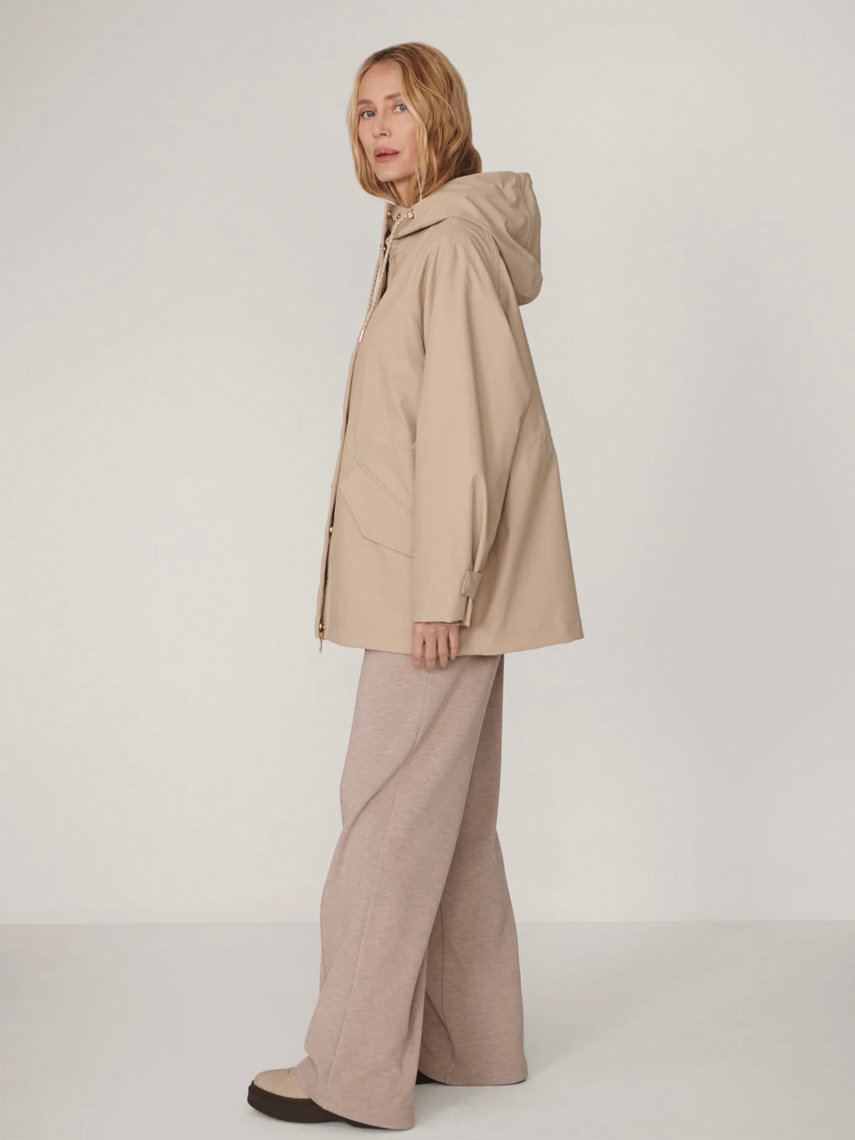 Varley Orlen Short Rain Jacket Light Taupe
