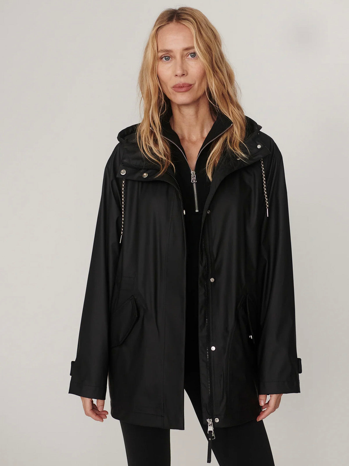 Varley Orlen Short Rain Jacket Black