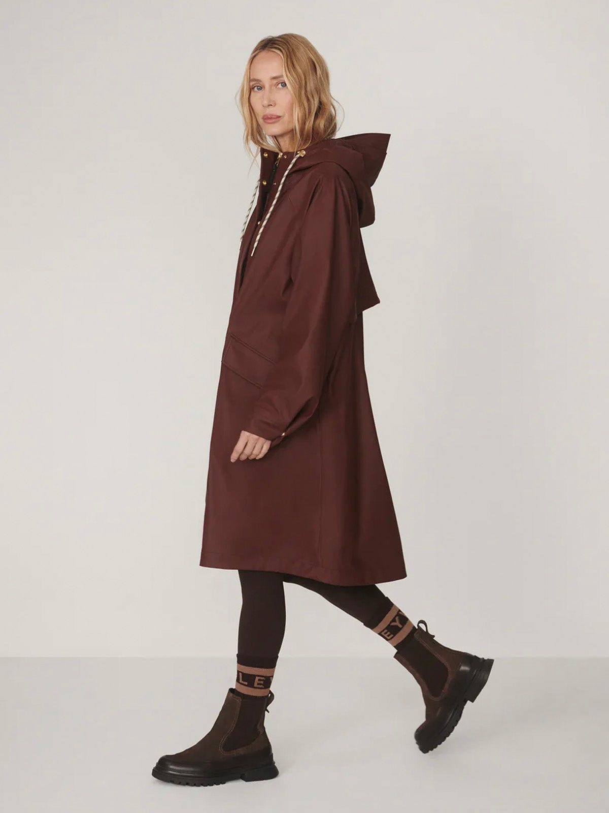 Varley Tovera Long Rain Jacket Mahogany