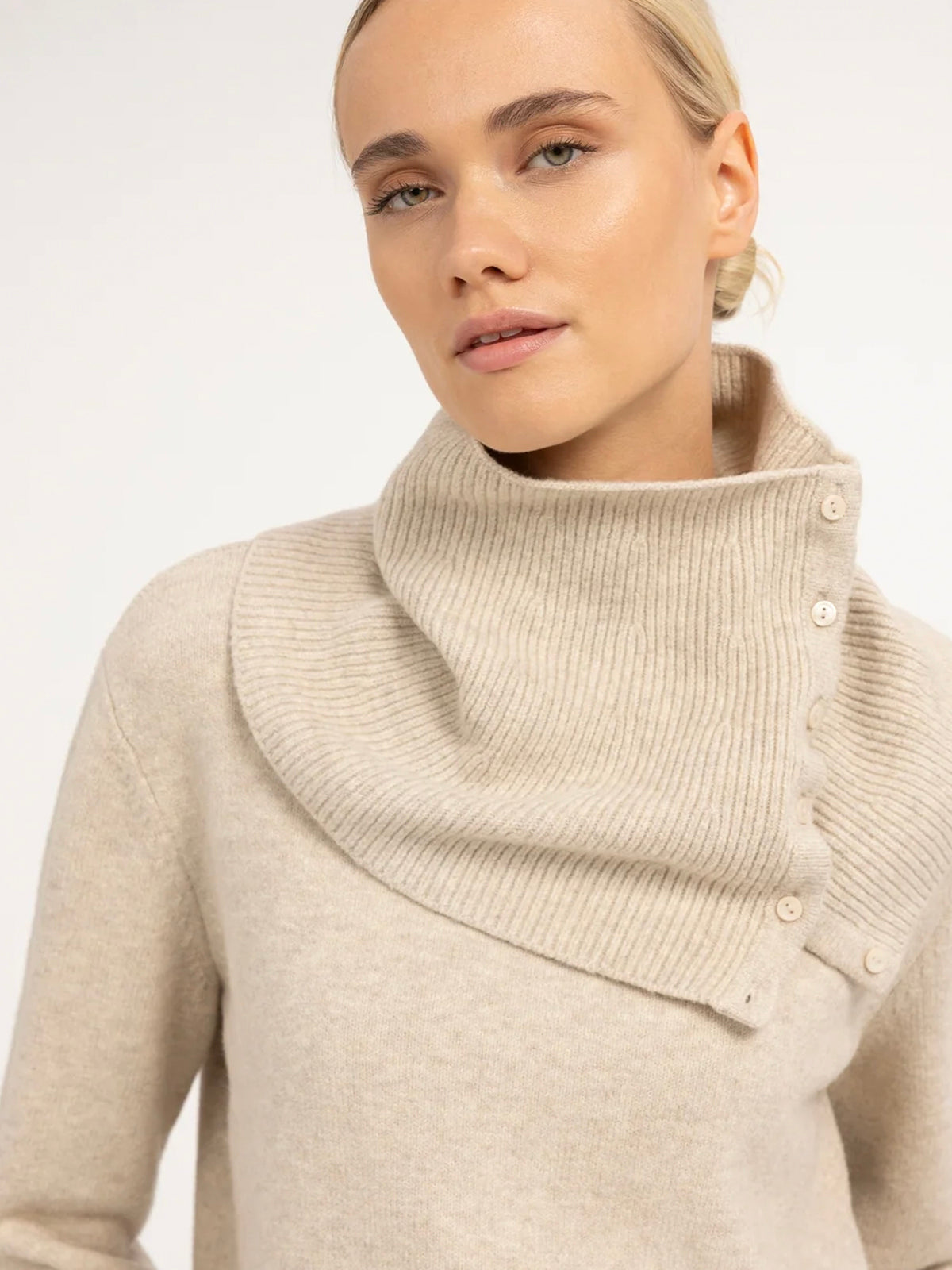 YAYA Sweater With Detachable Turtleneck Collar Beige