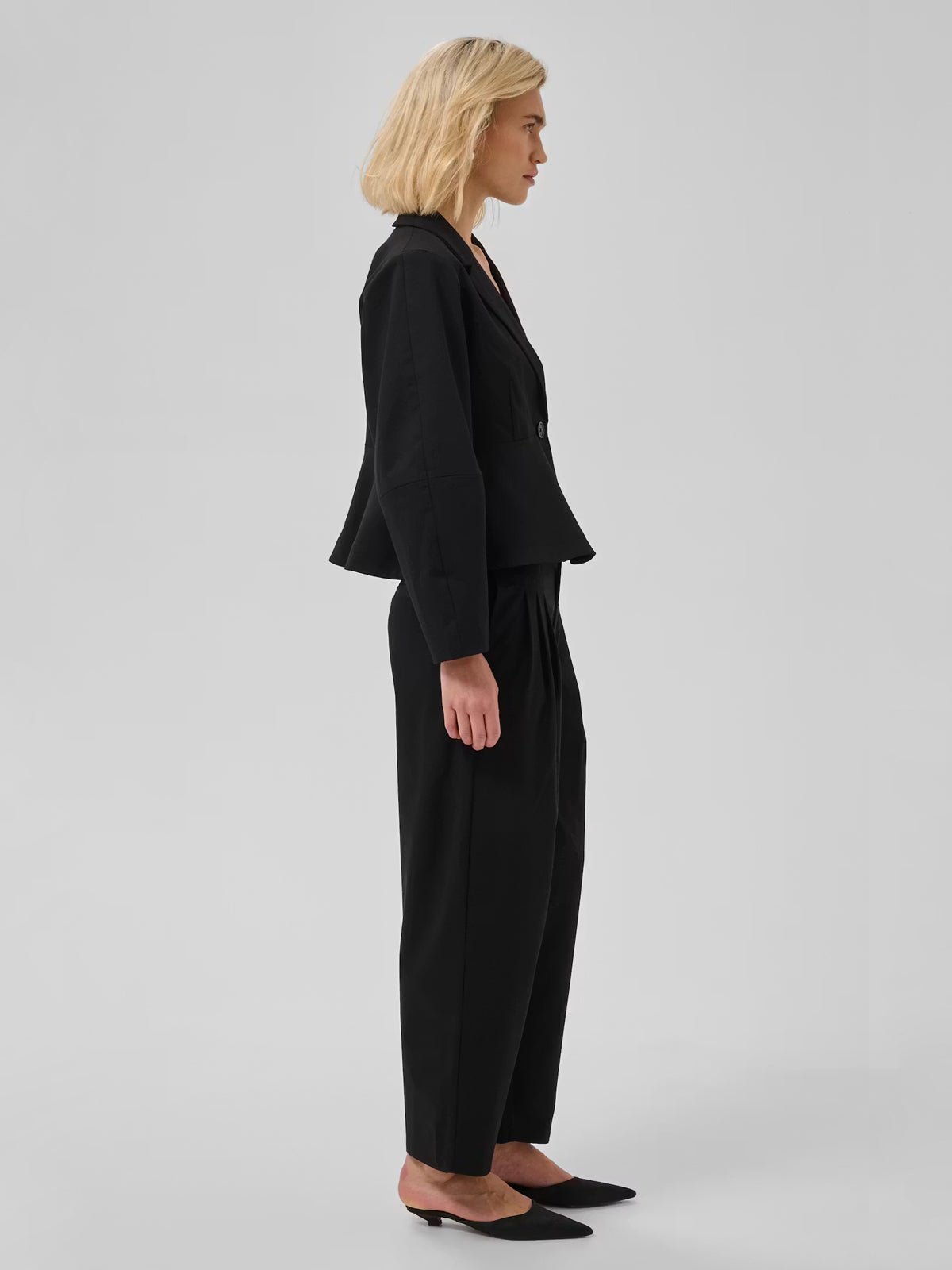 Evie Barrel Trousers Black - Glebe Fashion