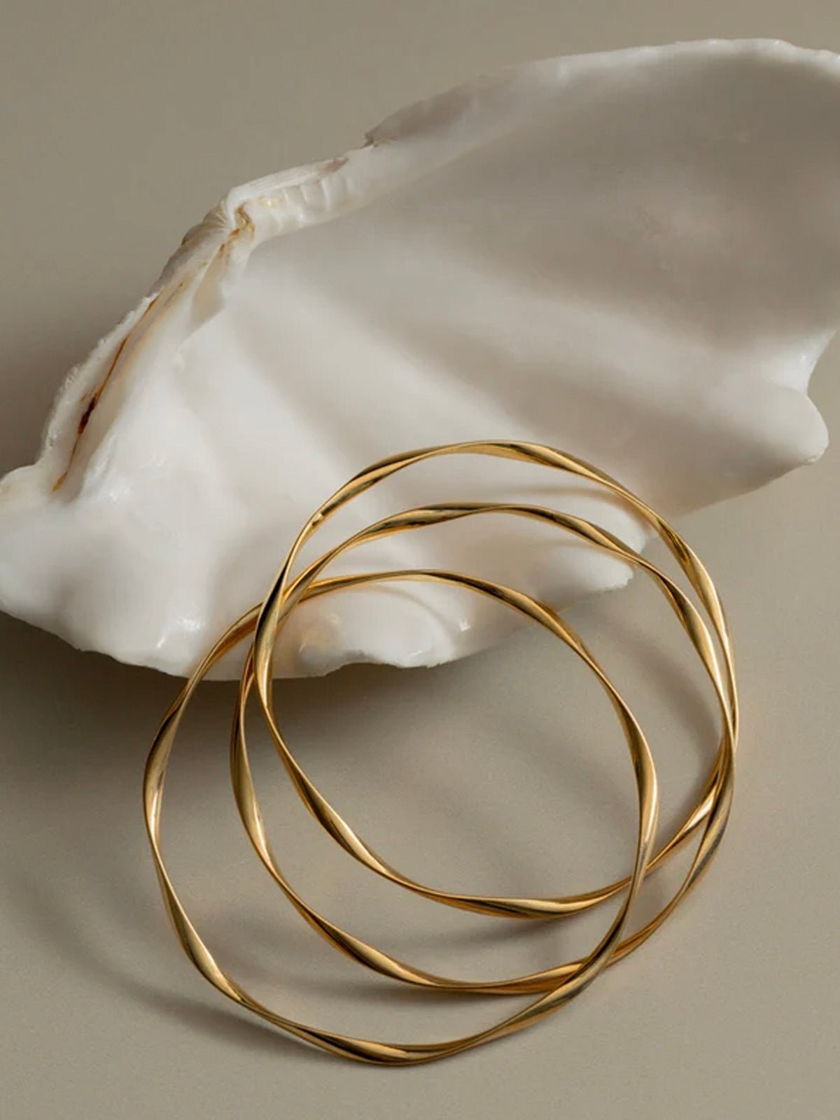 Oreila Ribbon Interlocking Bangles Gold - Glebe Fashion